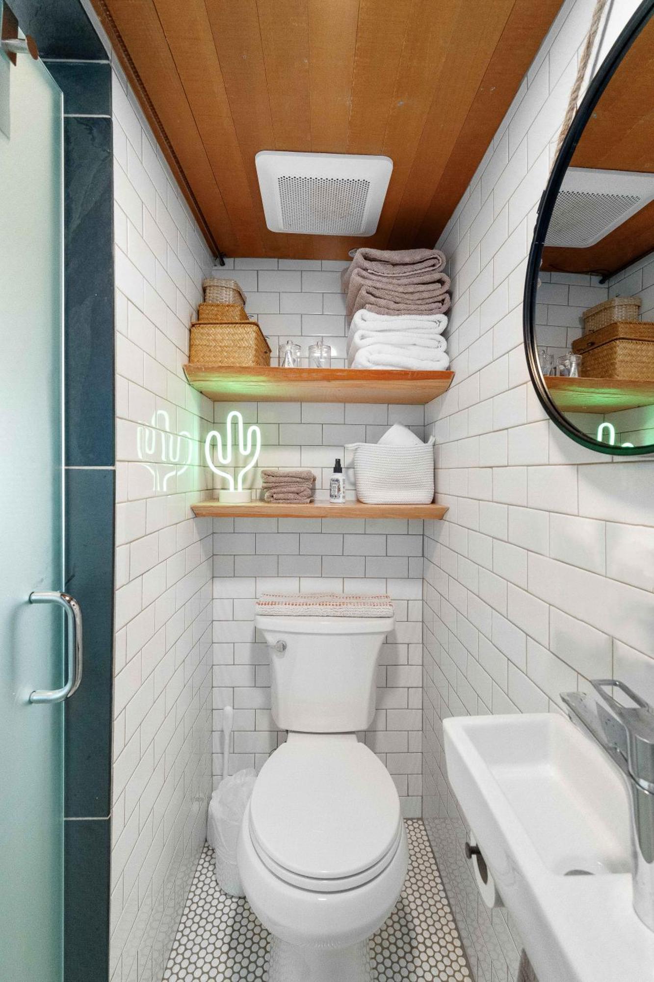 Blue Moon Tiny House, Sauna,Ht Порт Анджелес Екстериор снимка